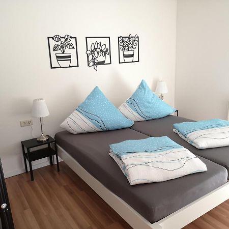 Familienfreundliche Ferienwohnung Mit Wohlfuehlbalkon Und Kostenlosem Parkplatz Nahe Messe Und Bodensee Meckenbeuren Bagian luar foto