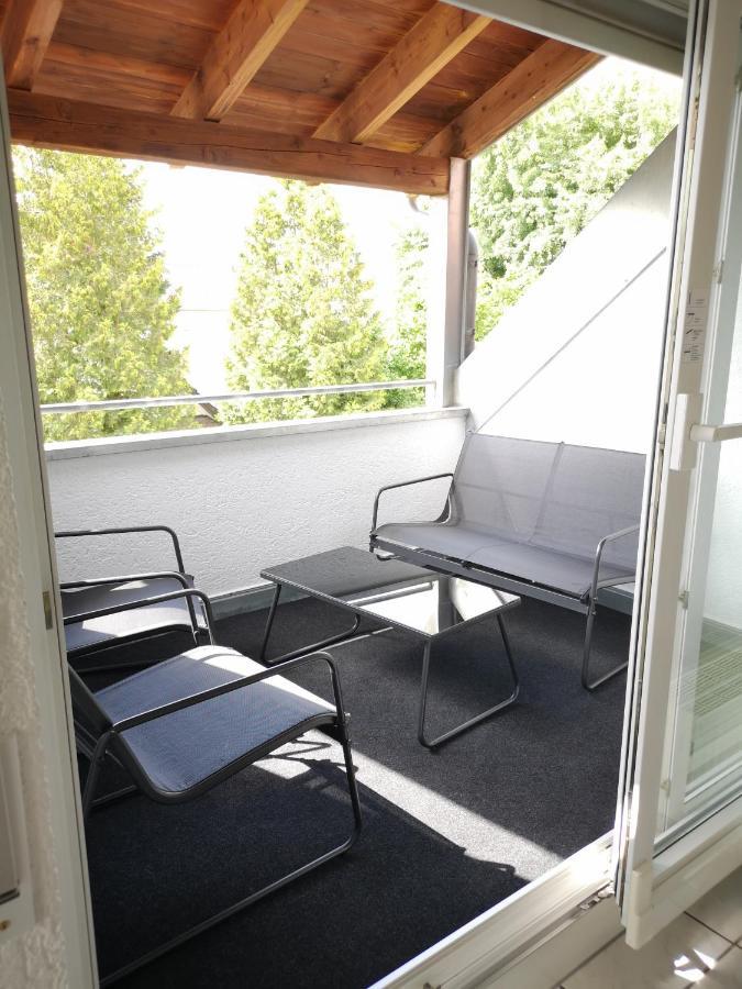 Familienfreundliche Ferienwohnung Mit Wohlfuehlbalkon Und Kostenlosem Parkplatz Nahe Messe Und Bodensee Meckenbeuren Bagian luar foto