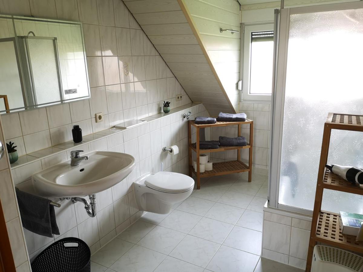 Familienfreundliche Ferienwohnung Mit Wohlfuehlbalkon Und Kostenlosem Parkplatz Nahe Messe Und Bodensee Meckenbeuren Bagian luar foto