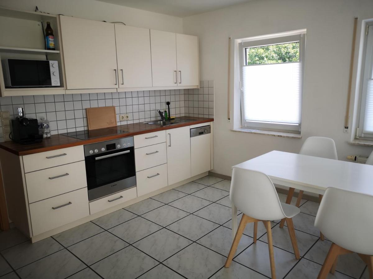 Familienfreundliche Ferienwohnung Mit Wohlfuehlbalkon Und Kostenlosem Parkplatz Nahe Messe Und Bodensee Meckenbeuren Bagian luar foto